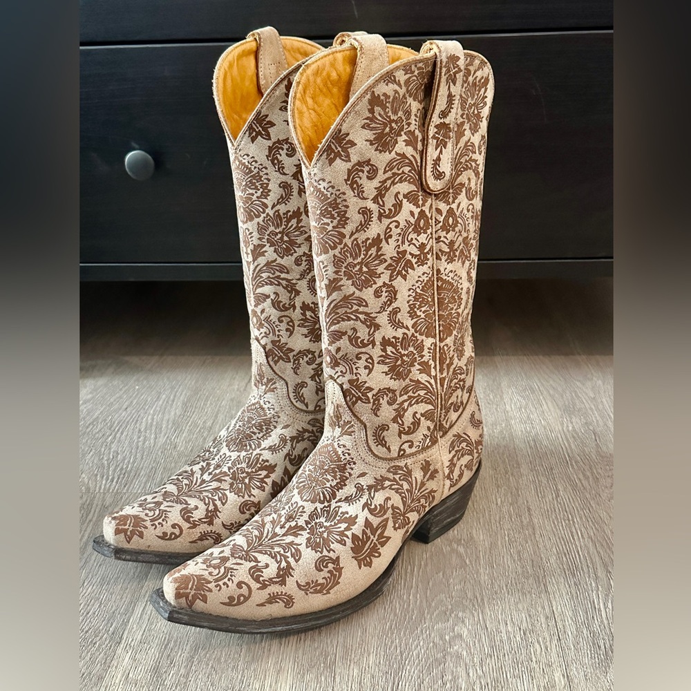 Overland Beige Floral Western Boots
